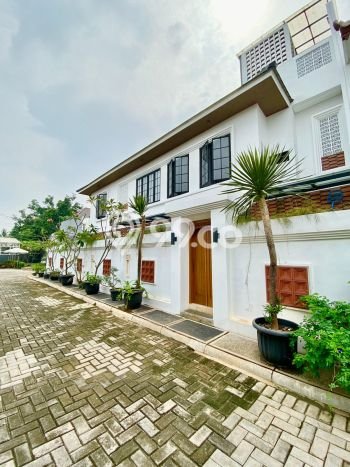 Rumah 3 KT 3 KM di Area Premium Bintaro, Tangerang Selatan Rumah 3 KT 3 KM di Area Premium Bintaro, Tangerang Selatan