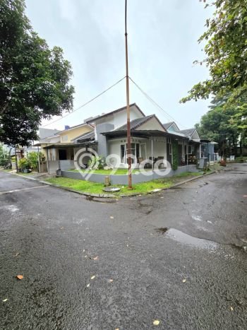 Rumah 2 KT 2 KM Newly Built di Lokasi Prestisius Bintaro, Tangerang Selatan Rumah 2 KT 2 KM Newly Built di Lokasi Prestisius Bintaro, Tangerang Selatan