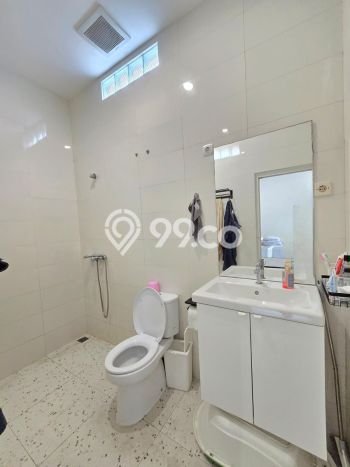 Rumah LT 200m² Newly Renovated di Bintaro, Dekat Mal, Tangerang Selatan Rumah LT 200m² Newly Renovated di Bintaro, Dekat Mal, Tangerang Selatan