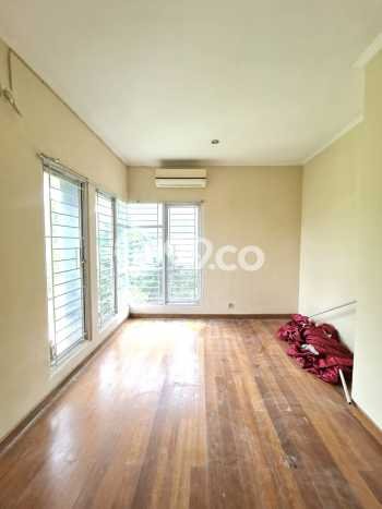 Dijual Rumah Luas Elegan Dengan View Eksklusif di Bintaro, Tangerang Selatan Dijual Rumah Luas Elegan Dengan View Eksklusif di Bintaro, Tangerang Selatan