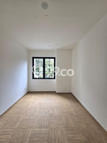 Rumah Luxury Modern Siap Huni di Bintaro Tangerang Selatan Rumah Luxury Modern Siap Huni di Bintaro Tangerang Selatan