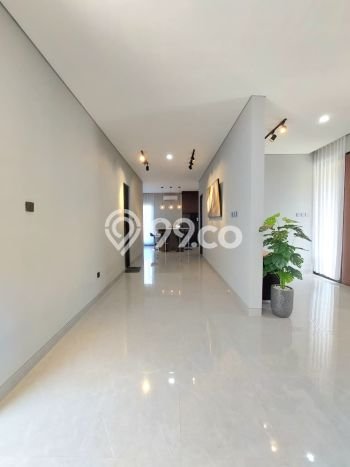 Rumah Luxury Modern Tanpa Renovasi di BSD City Tangerang Rumah Luxury Modern Tanpa Renovasi di BSD City Tangerang
