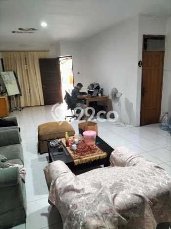 Rumah Luas Asri 5 KT Siap Huni di Bintaro Tangerang Selatan Rumah Luas Asri 5 KT Siap Huni di Bintaro Tangerang Selatan