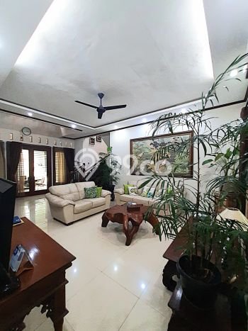 Hunian Mewah LB 230m2 Siap Huni Desain Elegan di Bintaro, Tangerang Selatan Hunian Mewah LB 230m2 Siap Huni Desain Elegan di Bintaro, Tangerang Selatan