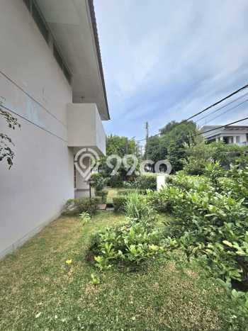 Bisa KPR! Rumah Asri area , Luas 457m2m² LB 251m2m² Bisa KPR! Rumah Asri area , Luas 457m2m² LB 251m2m²
