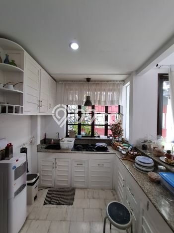Rumah Mewah LB 200m2 Siap Pakai Desain Elegan di Bintaro, Tangerang Selatan Rumah Mewah LB 200m2 Siap Pakai Desain Elegan di Bintaro, Tangerang Selatan