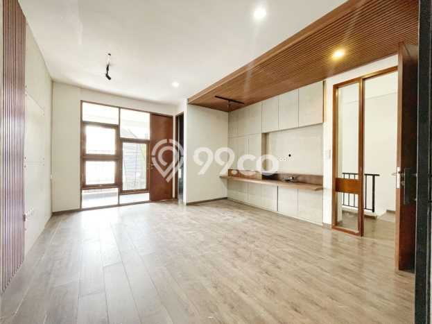 Hunian Mewah LB 120m2 Siap Huni Desain Elegan di Bintaro, Tangerang Selatan Hunian Mewah LB 120m2 Siap Huni Desain Elegan di Bintaro, Tangerang Selatan