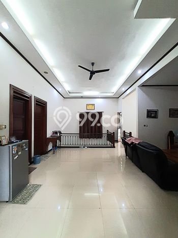Hunian Mewah LB 230m2 Siap Huni Desain Elegan di Bintaro, Tangerang Selatan Hunian Mewah LB 230m2 Siap Huni Desain Elegan di Bintaro, Tangerang Selatan