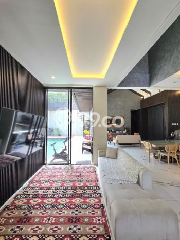 Ready to Use! Premium House LT 284m2 Desain Elegan di Bintaro Ready to Use! Premium House LT 284m2 Desain Elegan di Bintaro