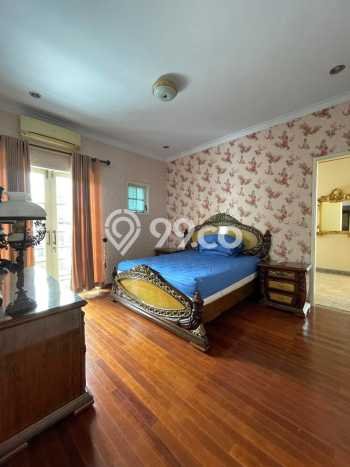 Rumah Luxury Modern Tanpa Renovasi di Bintaro Tangerang Selatan Rumah Luxury Modern Tanpa Renovasi di Bintaro Tangerang Selatan