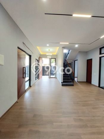Rumah Minimalis LT 159m² Terawat di Kompleks Cluster BSD, Tangerang Rumah Minimalis LT 159m² Terawat di Kompleks Cluster BSD, Tangerang