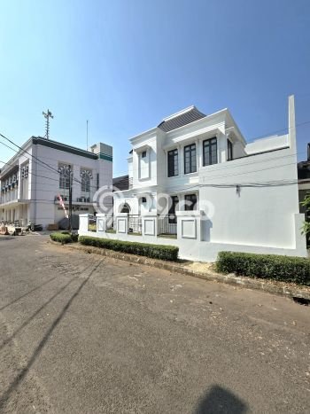 Rumah Berkualitas dengan 4 Kamar Tidur di Kawasan Elite Bintaro, Tangerang Selatan Rumah Berkualitas dengan 4 Kamar Tidur di Kawasan Elite Bintaro, Tangerang Selatan