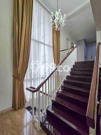 Rumah Mewah LB 400m2 Siap Huni Desain Elegan di Bintaro, Tangerang Selatan Rumah Mewah LB 400m2 Siap Huni Desain Elegan di Bintaro, Tangerang Selatan