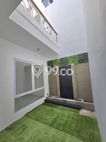 Hunian Mewah LB 190m2 Siap Pakai Desain Elegan di Bintaro, Tangerang Selatan Hunian Mewah LB 190m2 Siap Pakai Desain Elegan di Bintaro, Tangerang Selatan