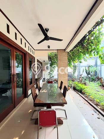Hunian Mewah LB 230m2 Siap Huni Desain Elegan di Bintaro, Tangerang Selatan Hunian Mewah LB 230m2 Siap Huni Desain Elegan di Bintaro, Tangerang Selatan