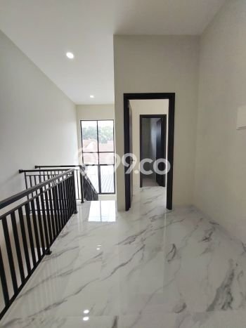 Siap Huni Rumah Mewah 4 Kamar di BSD Dekat ke Mana Pun Siap Huni Rumah Mewah 4 Kamar di BSD Dekat ke Mana Pun
