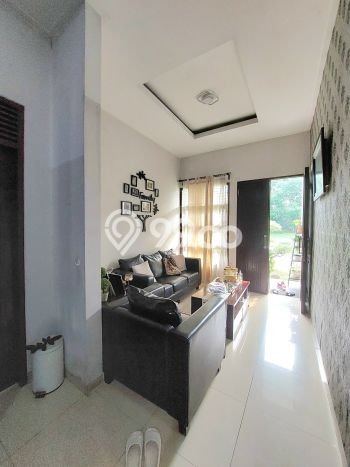 Hunian Elit LB 200m2 Siap Pakai Desain Elegan di Bintaro, Tangerang Selatan Hunian Elit LB 200m2 Siap Pakai Desain Elegan di Bintaro, Tangerang Selatan
