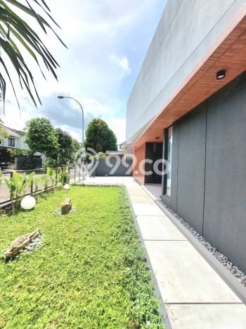 Rumah Luxury Modern Tanpa Renovasi di BSD City Tangerang Rumah Luxury Modern Tanpa Renovasi di BSD City Tangerang