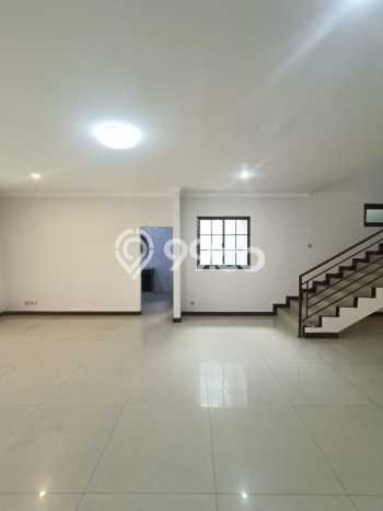 Rumah Elit LB 300m2 Siap Pakai Desain Elegan di Bintaro, Tangerang Selatan Rumah Elit LB 300m2 Siap Pakai Desain Elegan di Bintaro, Tangerang Selatan