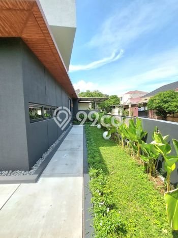 Rumah Luxury Modern Tanpa Renovasi di BSD City Tangerang Rumah Luxury Modern Tanpa Renovasi di BSD City Tangerang