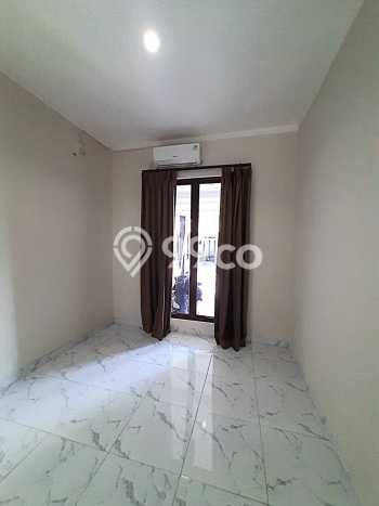 Hunian Mewah LB 117m2 Siap Huni Desain Elegan di Bintaro, Tangerang Selatan Hunian Mewah LB 117m2 Siap Huni Desain Elegan di Bintaro, Tangerang Selatan