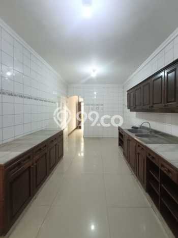 Rumah Elit LB 300m2 Siap Pakai Desain Elegan di Bintaro, Tangerang Selatan Rumah Elit LB 300m2 Siap Pakai Desain Elegan di Bintaro, Tangerang Selatan