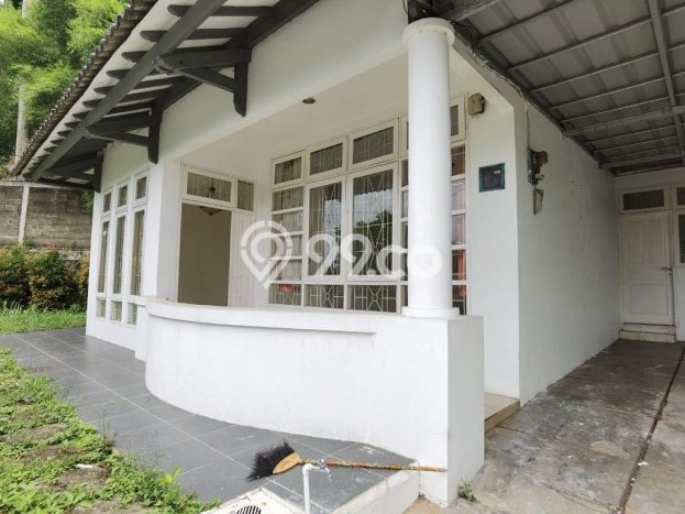 Dijual Rumah Luas Megah Dengan View Cantik di Bintaro, Tangerang Selatan Dijual Rumah Luas Megah Dengan View Cantik di Bintaro, Tangerang Selatan