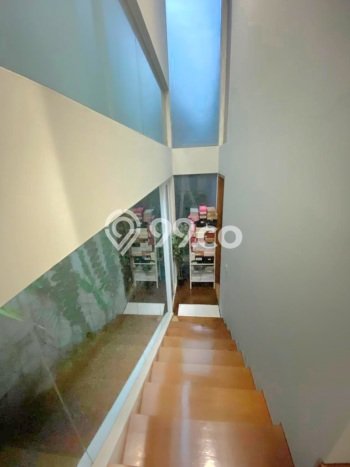 Hunian Elit LB 275m2 Siap Pakai Desain Elegan di Mampang, Jakarta Selatan Hunian Elit LB 275m2 Siap Pakai Desain Elegan di Mampang, Jakarta Selatan