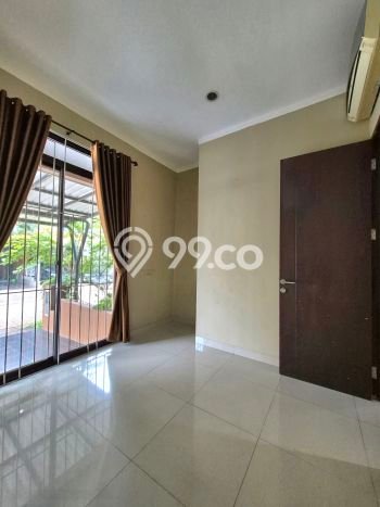 Rumah Mewah LB 161m2 Siap Pakai Desain Elegan di Bintaro, Tangerang Selatan Rumah Mewah LB 161m2 Siap Pakai Desain Elegan di Bintaro, Tangerang Selatan