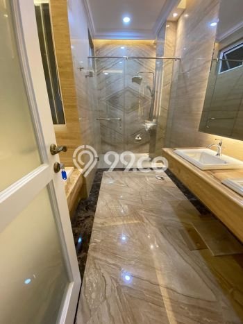 Ready to Use! Luxury House LT 627m2 Desain Elegan di Pondok Indah Ready to Use! Luxury House LT 627m2 Desain Elegan di Pondok Indah