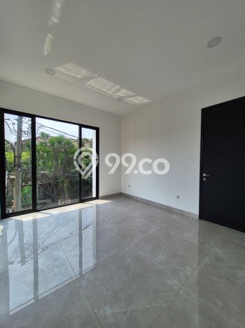 Jual Rumah Luas Elegan Dengan View Cantik di Bintaro, Tangerang Selatan Jual Rumah Luas Elegan Dengan View Cantik di Bintaro, Tangerang Selatan