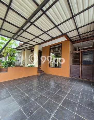 Rumah Mewah LB 161m2 Siap Pakai Desain Elegan di Bintaro, Tangerang Selatan Rumah Mewah LB 161m2 Siap Pakai Desain Elegan di Bintaro, Tangerang Selatan