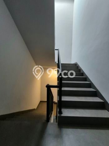 Ready to Use! Luxury House LT 358m2 Desain Modern di Alam Sutera Ready to Use! Luxury House LT 358m2 Desain Modern di Alam Sutera
