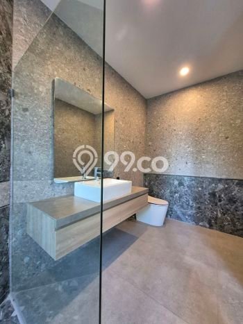 Ready to Use! Luxury House LT 358m2 Desain Modern di Alam Sutera Ready to Use! Luxury House LT 358m2 Desain Modern di Alam Sutera