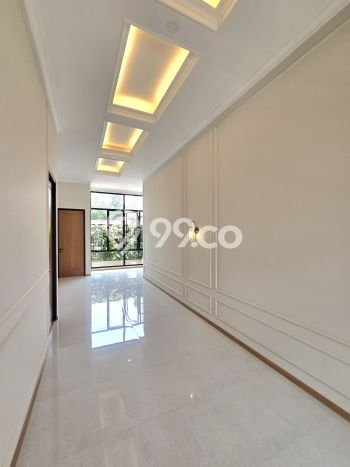 Ready to Use! Luxury House LT 220m2 Desain Modern di BSD City Ready to Use! Luxury House LT 220m2 Desain Modern di BSD City