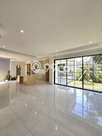 Ready to Use! Luxury House LT 220m2 Desain Modern di BSD City Ready to Use! Luxury House LT 220m2 Desain Modern di BSD City