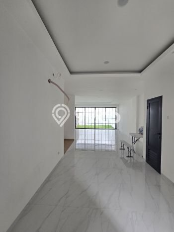 Hunian Mewah LB 180m2 Siap Pakai Desain Elegan di Bintaro, Tangerang Selatan Hunian Mewah LB 180m2 Siap Pakai Desain Elegan di Bintaro, Tangerang Selatan