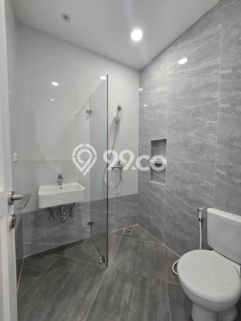 Hunian Mewah LB 180m2 Siap Pakai Desain Elegan di Bintaro, Tangerang Selatan Hunian Mewah LB 180m2 Siap Pakai Desain Elegan di Bintaro, Tangerang Selatan