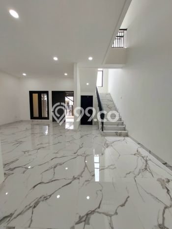 Hunian Eksklusif Siap Huni LT 127m2 di BSD, Tangerang Selatan Hunian Eksklusif Siap Huni LT 127m2 di BSD, Tangerang Selatan