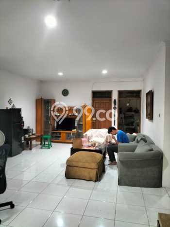 Rumah Modern 5 KT di Bintaro Tangerang Selatan Unfurnished Rumah Modern 5 KT di Bintaro Tangerang Selatan Unfurnished