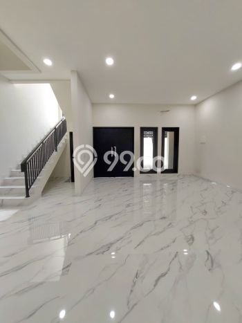 Hunian Mewah Siap Huni LT 158m2 di BSD, Tangerang Selatan Hunian Mewah Siap Huni LT 158m2 di BSD, Tangerang Selatan
