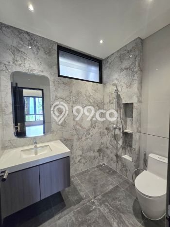 Rumah Mewah LB 284m2 Siap Huni Desain Elegan di BSD, Tangerang Rumah Mewah LB 284m2 Siap Huni Desain Elegan di BSD, Tangerang