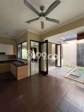 Rumah Elit LB 161m2 Siap Huni Desain Elegan di Bintaro, Tangerang Selatan Rumah Elit LB 161m2 Siap Huni Desain Elegan di Bintaro, Tangerang Selatan