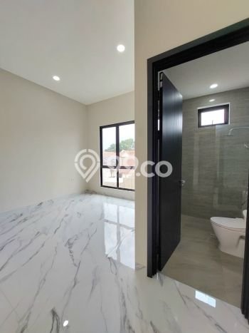 Hunian Eksklusif Dijual LT 211m2 di BSD, Tangerang Selatan Hunian Eksklusif Dijual LT 211m2 di BSD, Tangerang Selatan