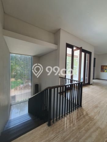 Jual Rumah Luas Elegan Dengan View Cantik di Bintaro, Tangerang Selatan Jual Rumah Luas Elegan Dengan View Cantik di Bintaro, Tangerang Selatan