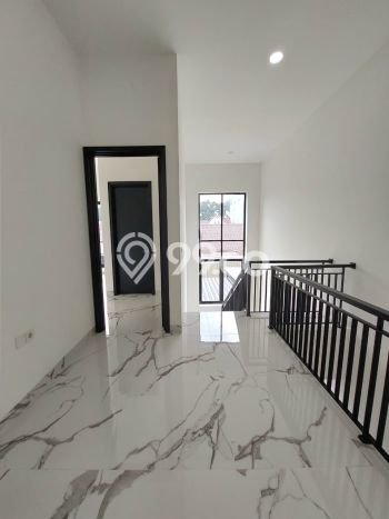 Hunian Eksklusif Siap Huni LT 127m2 di BSD, Tangerang Selatan Hunian Eksklusif Siap Huni LT 127m2 di BSD, Tangerang Selatan