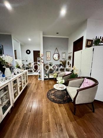 Rumah Mewah LB 200m2 Siap Huni Desain Elegan di Bintaro, Tangerang Selatan Rumah Mewah LB 200m2 Siap Huni Desain Elegan di Bintaro, Tangerang Selatan