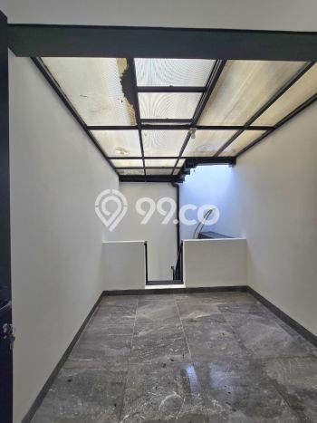 Rumah Mewah LB 284m2 Siap Huni Desain Elegan di BSD, Tangerang Rumah Mewah LB 284m2 Siap Huni Desain Elegan di BSD, Tangerang