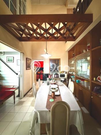 Rumah Mewah LB 170m2 Siap Pakai Desain Elegan di Bintaro, Tangerang Selatan Rumah Mewah LB 170m2 Siap Pakai Desain Elegan di Bintaro, Tangerang Selatan