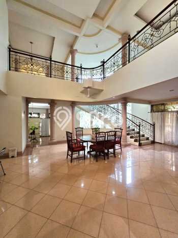For Sale! Luxury House LT 823m2 Desain Elegan di Bintaro For Sale! Luxury House LT 823m2 Desain Elegan di Bintaro